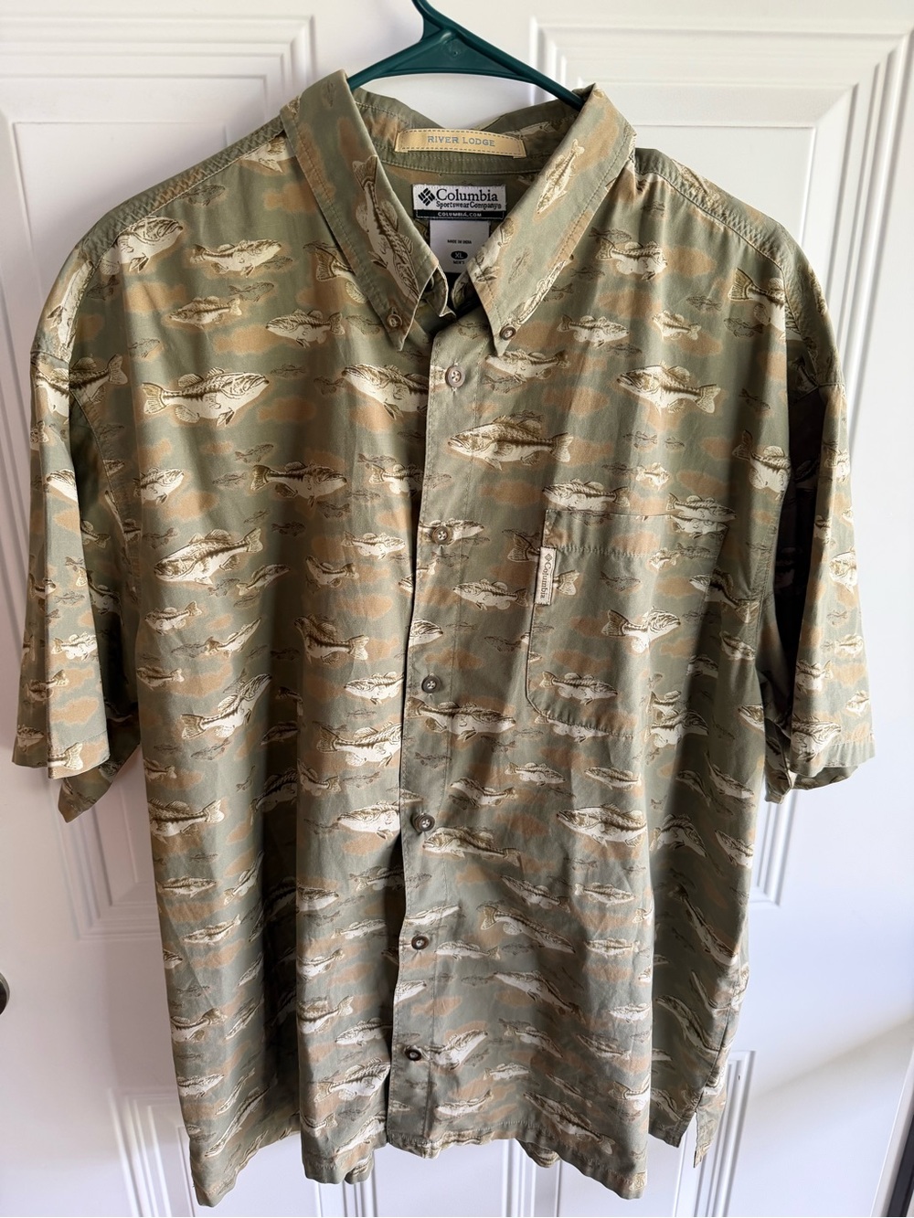 Columbia Men’s River Lodge Short-Sleeve Fish Print Button-Up Shirt - XL